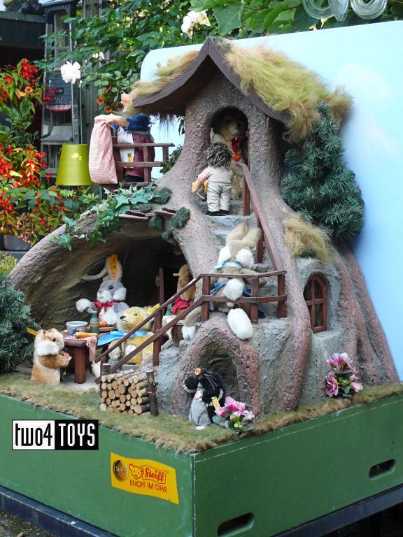 https://www.two4toys.com/images/details/Holleboomhuis01.jpg